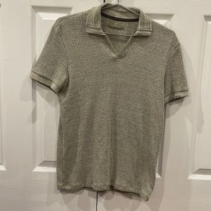 Beautifully knit polo. Size M